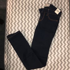 Dark colored Hollister ultimate stretch jegging